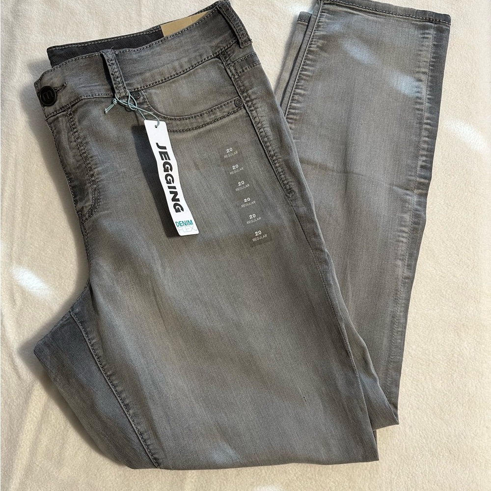Woman’s Maurice’s Jeans Gray size 20R